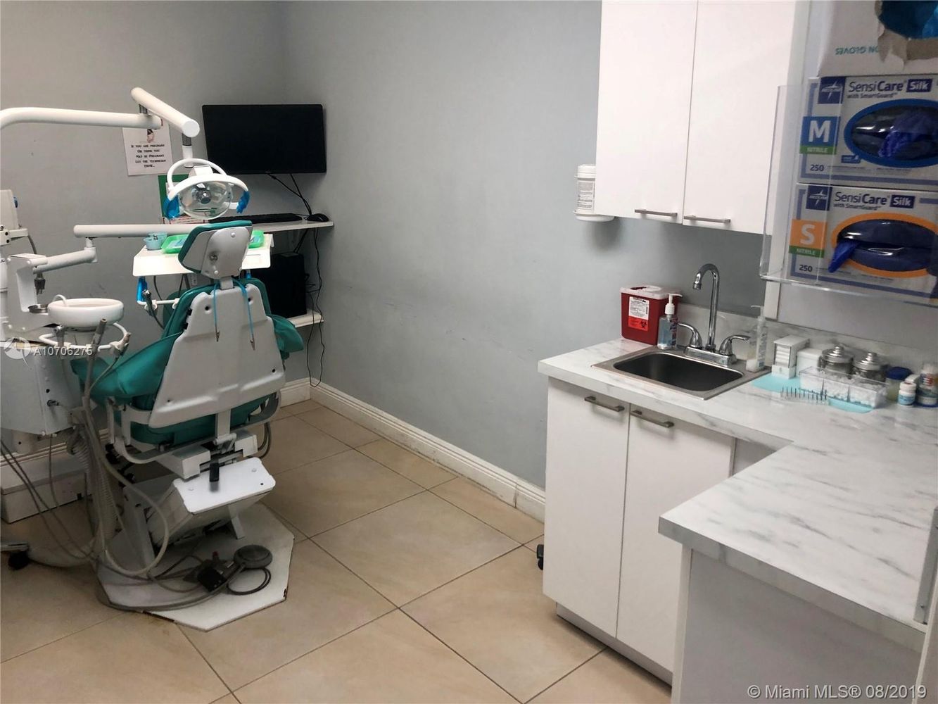 1955 W 68th St, Hialeah, FL 33014